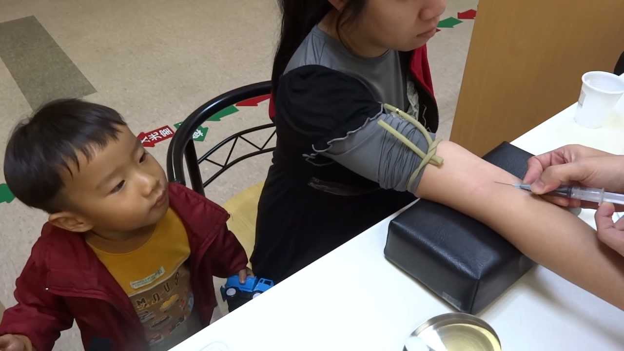 諒諒陪媽媽產檢抽血1011203