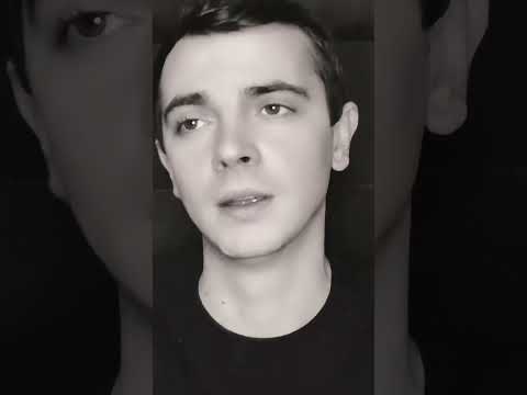 Чорні брови карі очі 