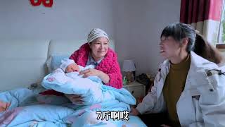 娜娜生了大胖儿子，二哥小沈提着随手礼去看望，两位小朋友很可爱 #海哥量地球 #家具人小邝 #记录我的真实生活 #夫妻日常 #乡村喜剧 #农村剧 #一定要看到结尾