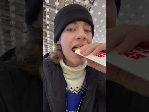 Новый пирожок с бананом и клубникой в Бургер Кинг! #обзор #рекомендации #рек #еда #вкусно #shorts