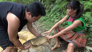 Survival Skills - Primitive Fishing Catch Big Fish By Mud Hole - Cooking Big Fish for Food