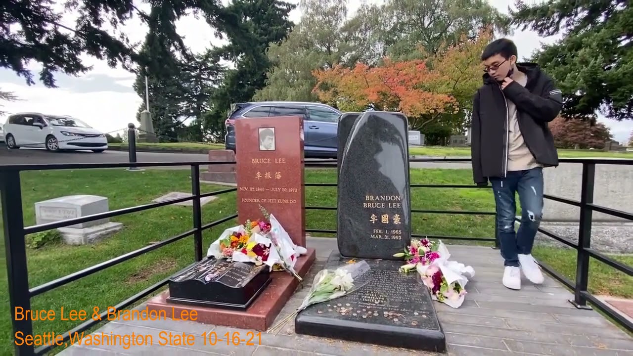 14 Bruce Lee & Brandon Lee: Graves Buried lake view cemetery Seattle,Wa -  YouTube