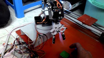 Arm robot 5 dof with conveyor understanding the color