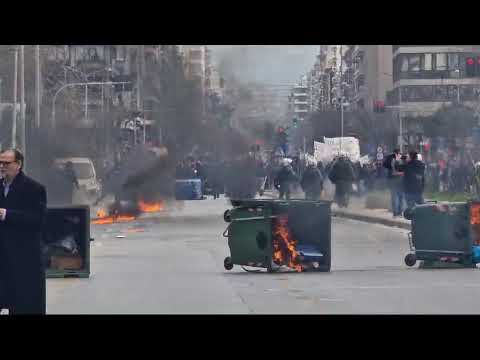 Επεισόδια με μολότοφ και πετροπόλεμο στη Θεσσαλονίκη