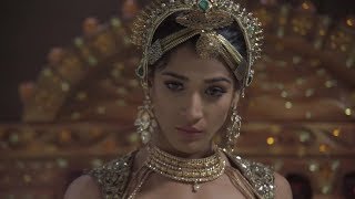 Nehal Chudasama's national costume for Miss Universe 2018