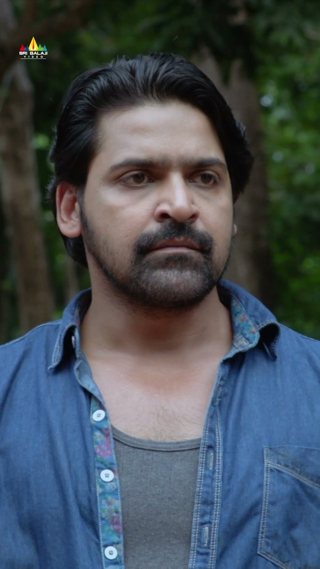 ఇక్కడిదాకా వచ్చి ఈ అందాన్ని చూడకుండా పోతావా ? #DesamLoDongaluPaddaru | #TanishqRajan | #shorts