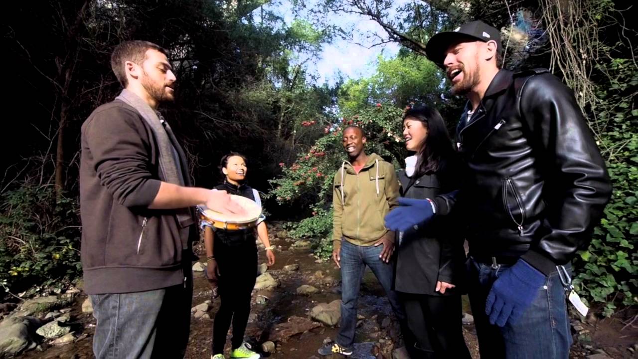 água do rio que corre pro mar // levanta a saia lá vem a maré - capoeira songs