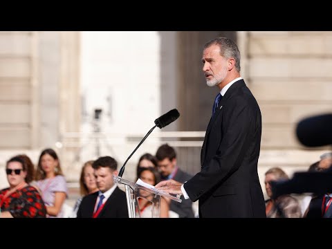 Los Reyes presiden el homenaje de Estado a las víctimas de la pandemia en el Palacio Real