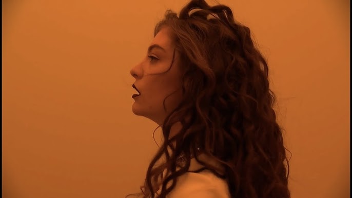 Lorde libera videoclipe de Yellow Flicker Beat, da trilha sonora de Jogos  Vorazes