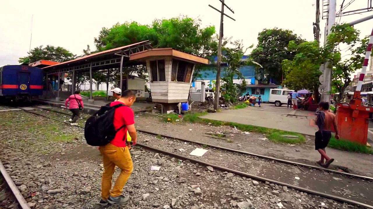 Philippines, amazing PNR train @ España station