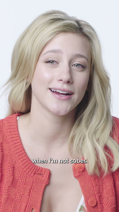Lili Reinhart Reveals What's On Her Phone 🤭