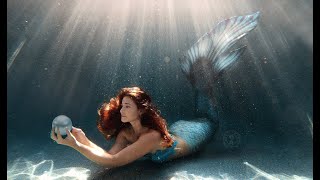 RELAXING MERMAID SWIMMING UNDERWATER