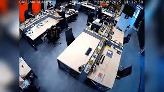 Ceo Of One Of The Largest Tech Youtube Channels In Turkey Throwing A Pot At His Employees Head