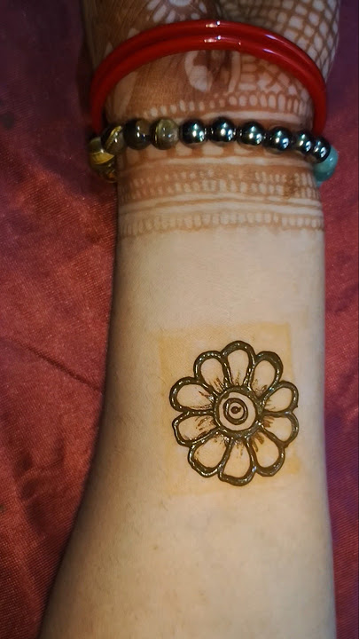 Easy mehndi design 😍#ytshorts #trending #hennadesign #shorts #viralvideo