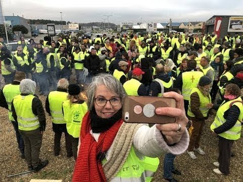 Jacline Mouraud: la nuova Giovanna D'Arco  4.0 con Smartphone