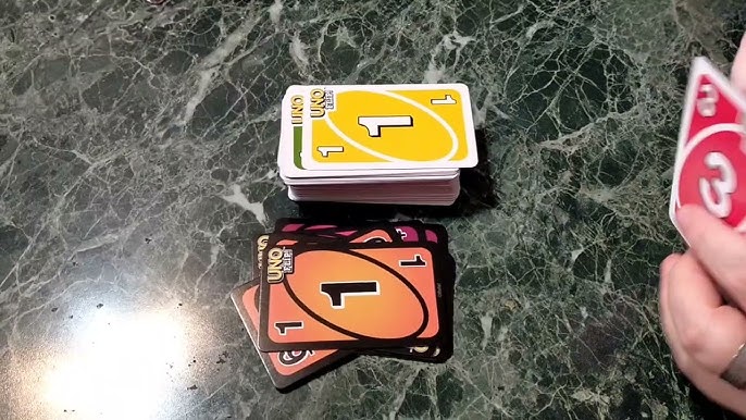 UNO FLIP, La Versione a Doppio Lato del Famoso Gioco di Carte