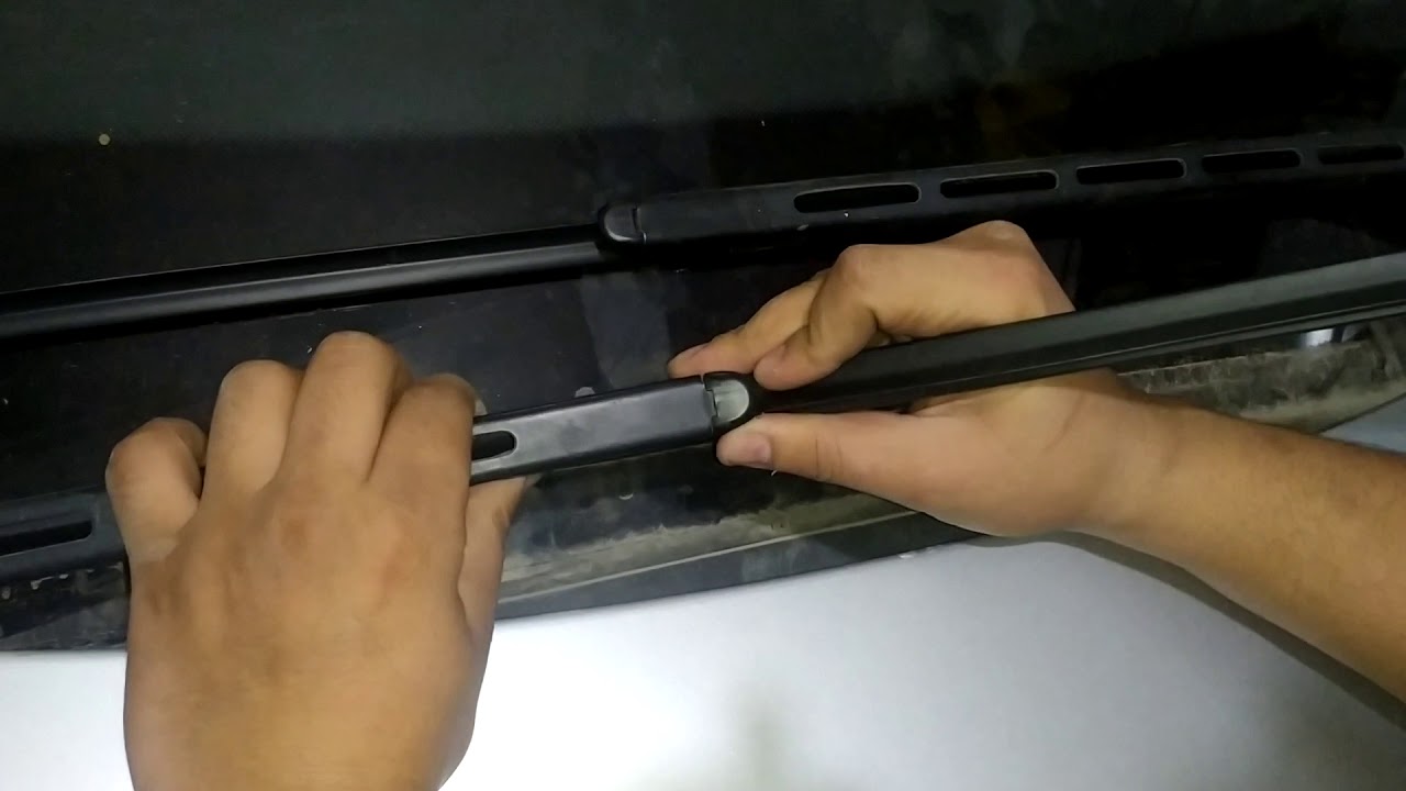 تغيير مساحه بيجو 307 .. peugeot 307 wiper blades replacement YouTube