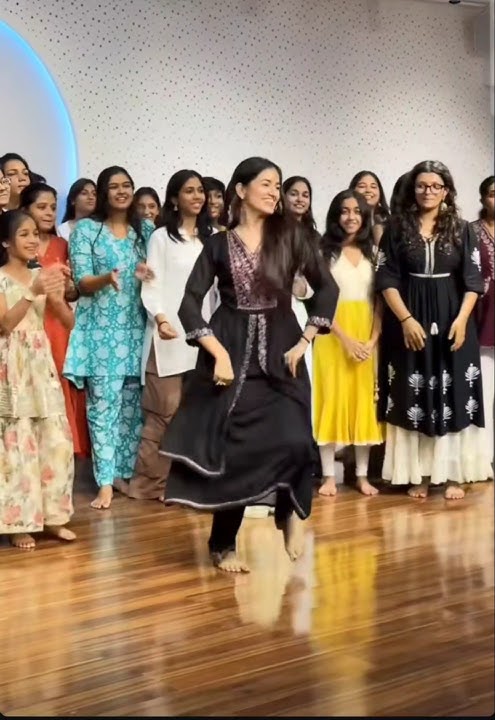 Aashiq Tera || Ritu #intro #semiclassical #dance #dianapenty #aashiqtera #shorts #love #happiness
