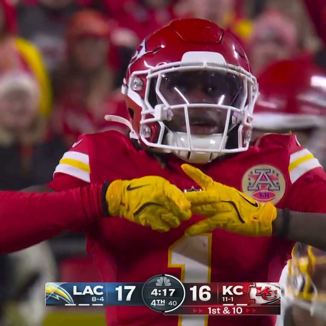 Xavier Worthy catches for a 14-yard Gain vs. Los Angeles Chargers