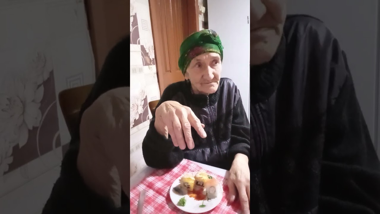 Аня пришла с работы