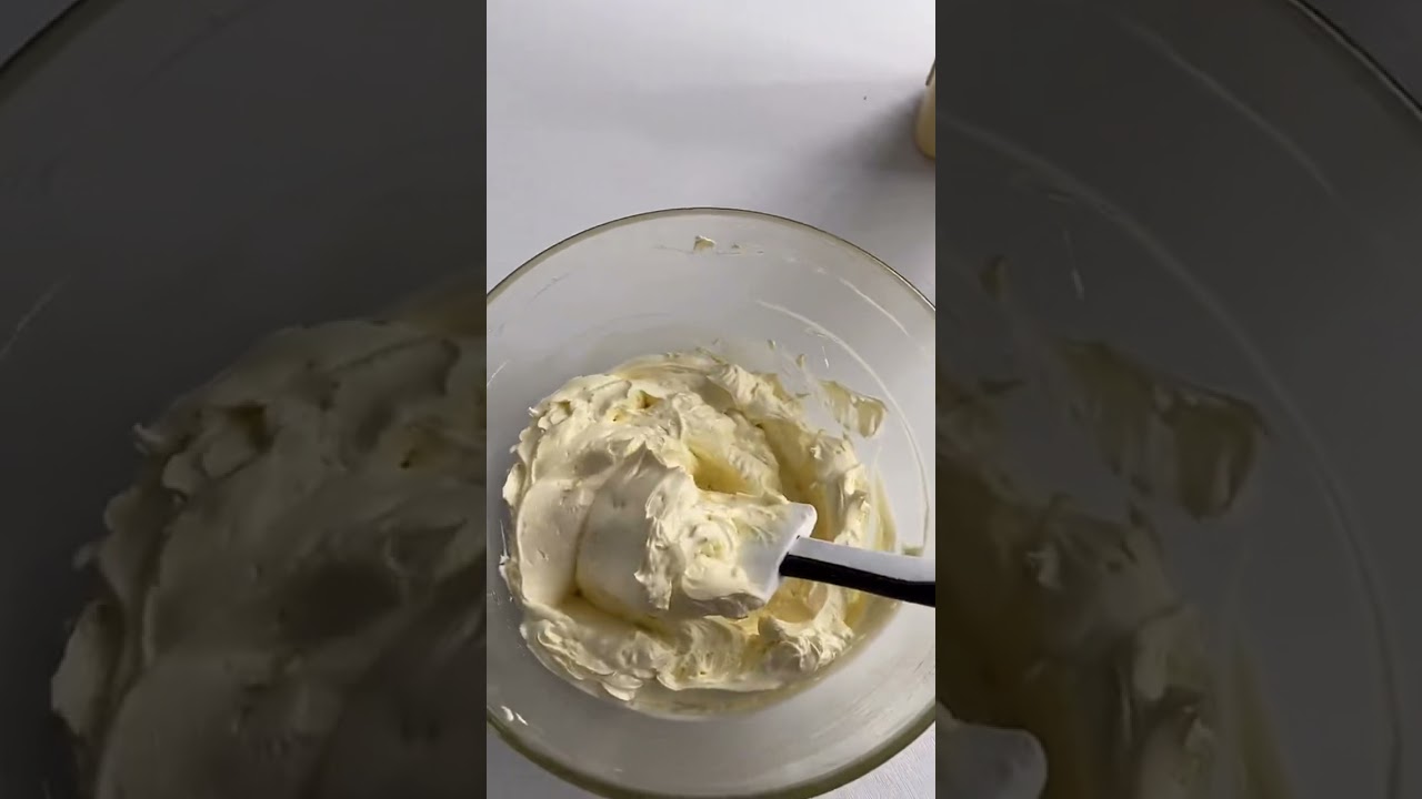 масляный крем со сгущенкой. выравнивание кремом со сгущенкой. выравнивание кремом со сгущенкой. бисквит с кремом из сгущенки. быстрый крем.