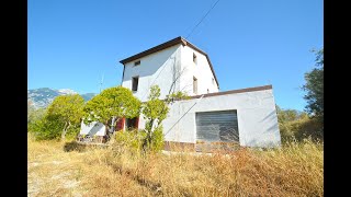 Property with 10 hectares of land with terrace overlooking the lake for sale in Abruzzo