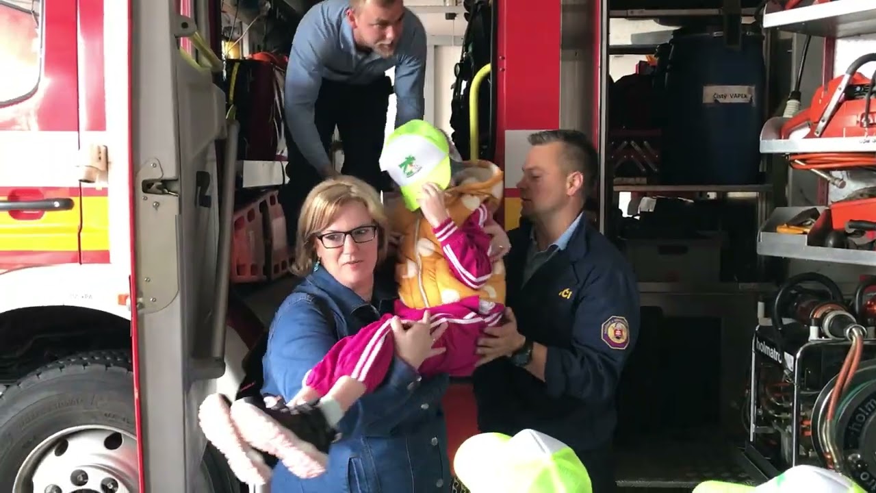 Prváci v úlohe hasičov