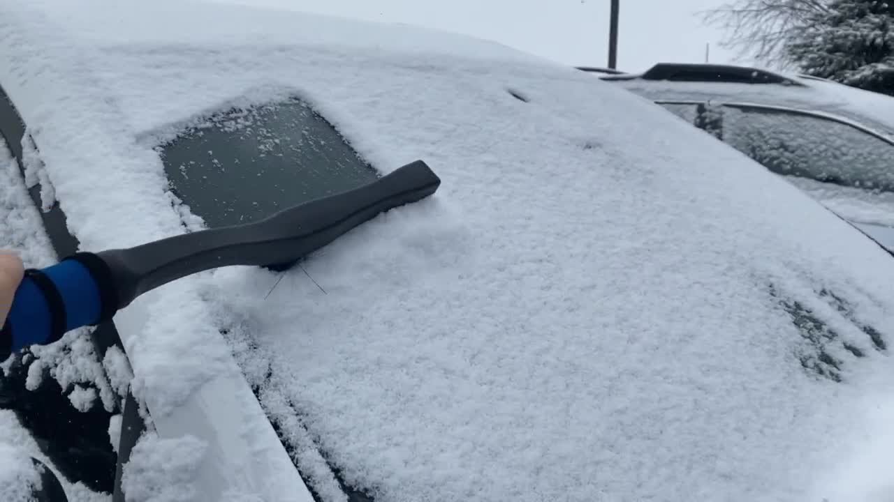 Driving instructor shares tips on winter driving - YouTube