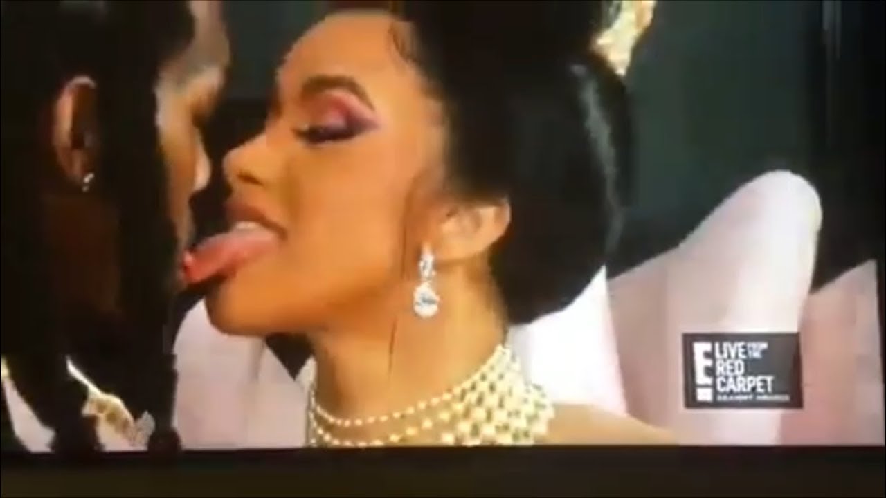 Cardi B And Offset Tongue Kiss - YouTube.