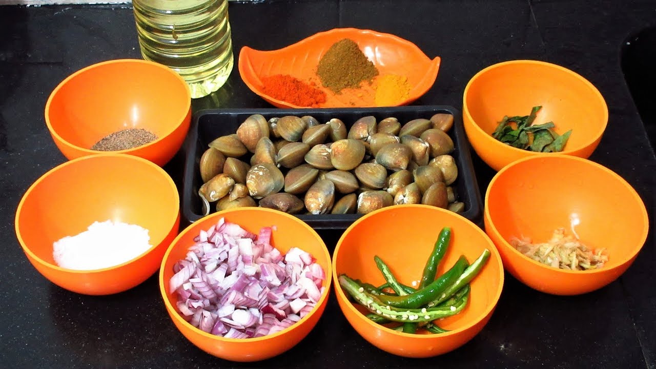 Kerala Style Clam Roast/ EP:- 328 Restaurant style Kakka irachi roast/ Cleaning clam/Haran