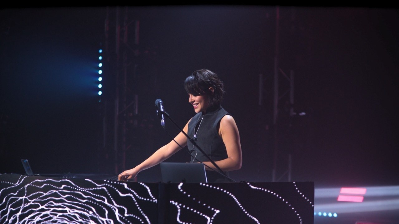 AISEL - I'm Foreign (Live Session) auf YouTube ansehen AISEL - I'm Foreign (Live Session) auf YouTube ansehen
