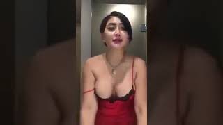 Tante Bugil Sexy Pamer Toket Gede, Goyang Tante Hot 18+