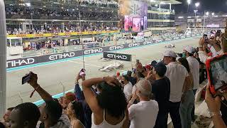 F1 Fans Crazy Reaction Last Lap 2021 Abu Dhabi Grand Prix | Max Verstappen | Lewis Hamilton Resimi
