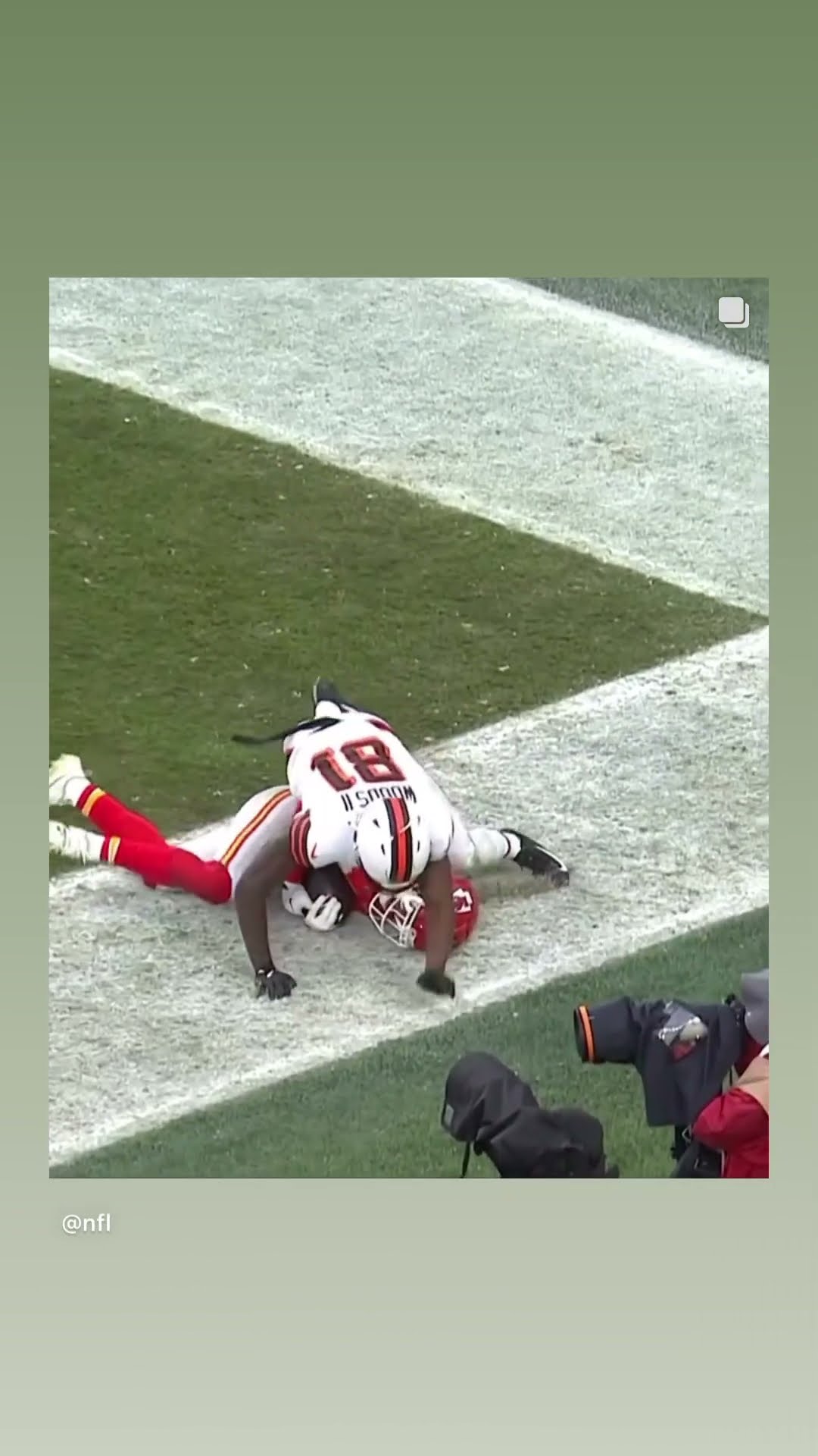 What a face mask ? #hoodnews #trentmcduffie #chiefs #clevelandbrowns #touchdown #omg #wow #how #wtf