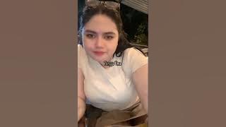 Tante bahenol pamer paha mulusnya 
