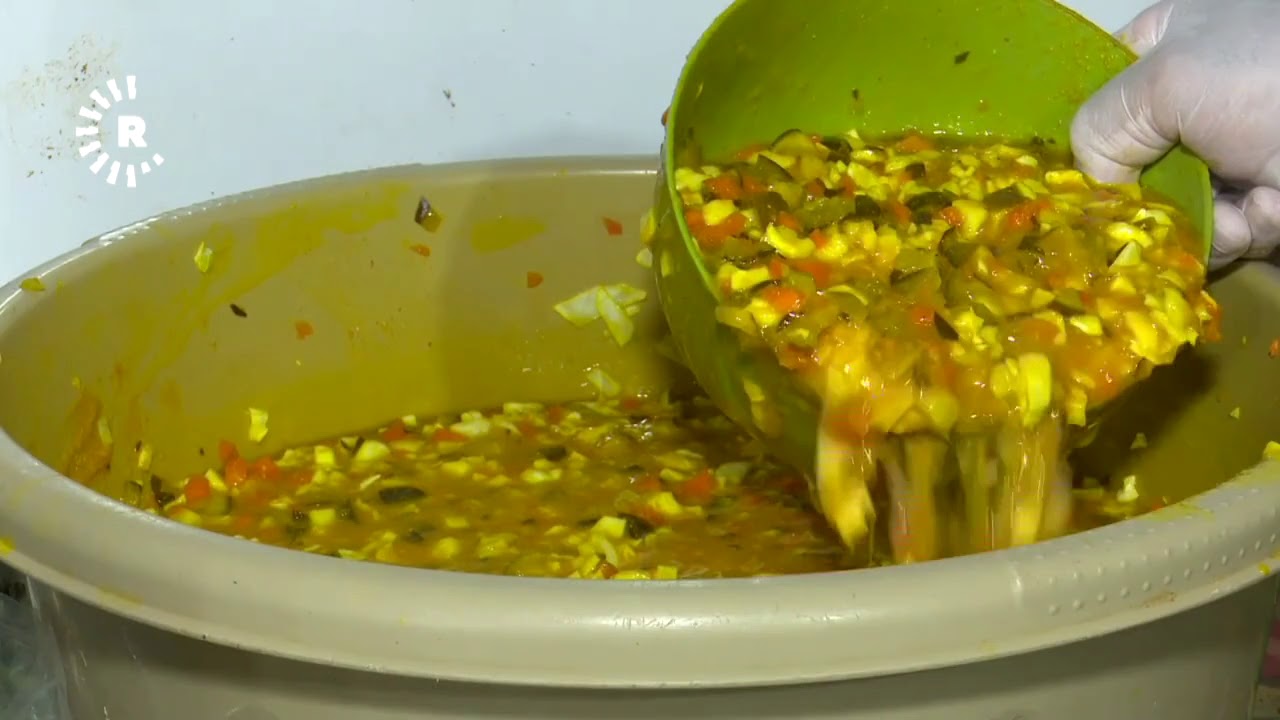 محەممەد بارام بناسن، لە هەشتاکانەوە خەریکی دروستکردنی ترشیاتە