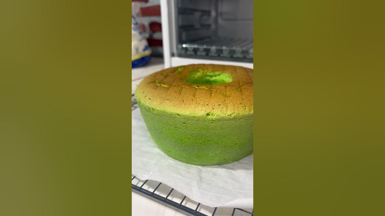 Bolu pandan-santan panggang 3 telur bisa ditontong di video panjang yuaa Bolu pandan-santan panggang 3 telur bisa ditontong di video panjang yuaa