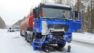 Dangerous Truck crashes, truck accident compilation Part 69