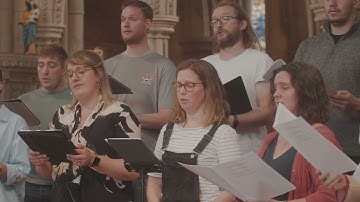 Lay a Garland - Pearsall - Tenebrae conducted by Nigel Short