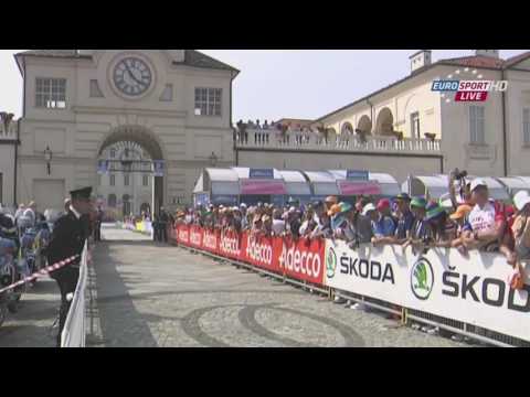 Video: Contador auctions 2011 Giro d'Italia 'winning' tsheb tuam rau Red Cross