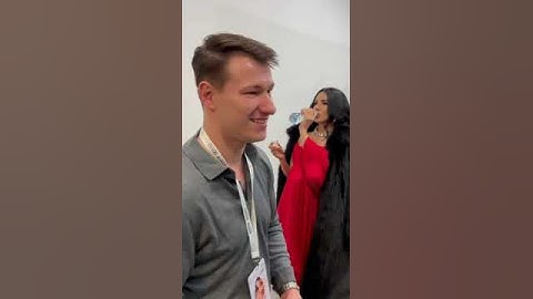 HITNO MI DAJ VODU! Tanja Savić ne može da dođe sebi od uzbuđenja, ALI BLISTA U CRVENOJ HALJINI