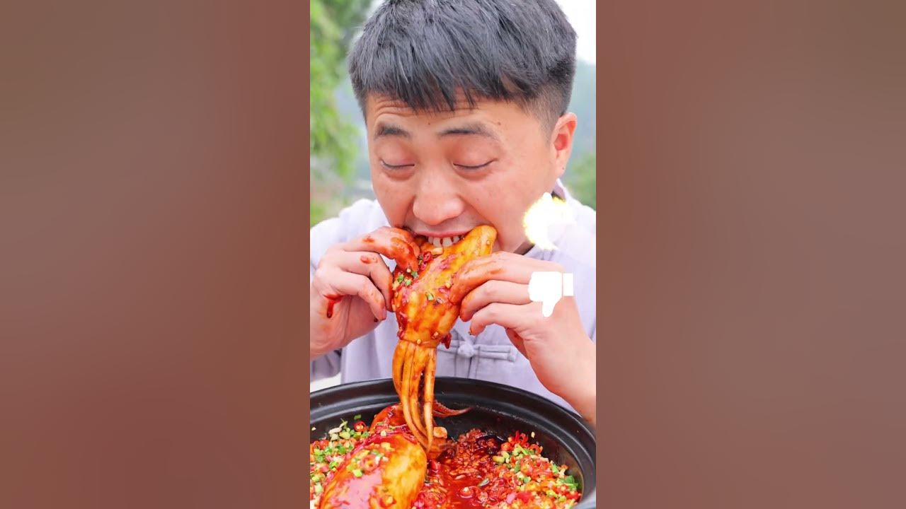 Song Song is crying from being spicy! Ermao doesn't feel anything!😂 #mukbang    #asmr  #cooking