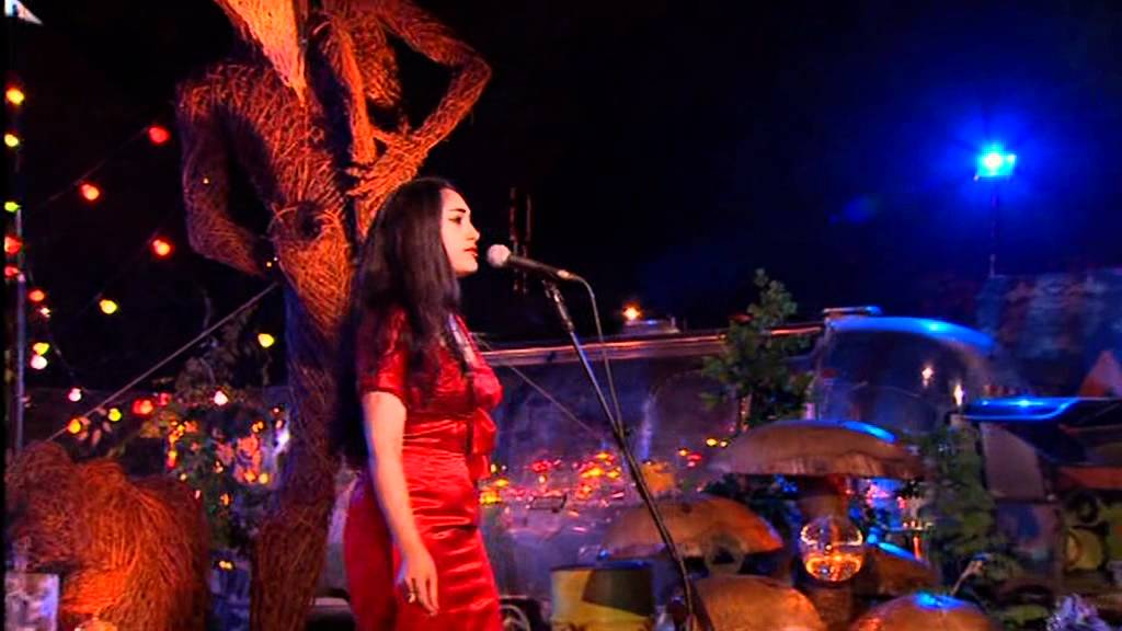 Kitty Daisy & Lewis - Im Going Back - BBC Garden - Glastonbury 2011 Kitty Daisy & Lewis - Im Going Back - BBC Garden - Glastonbury 2011