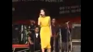 Yusnia Zebro - Awan Kelabu