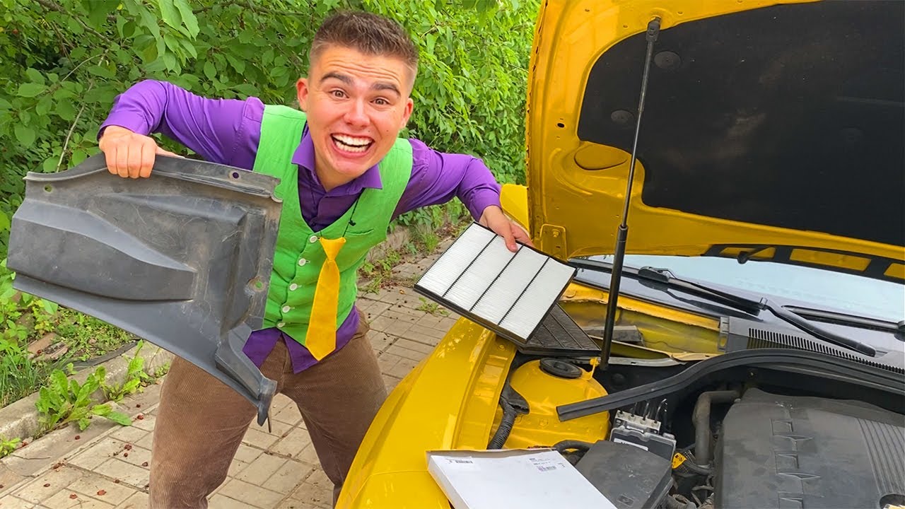 Комедийное видео 2025: Полицейский на гидроцикле становится спасателем в бассейне. Смешное видео.