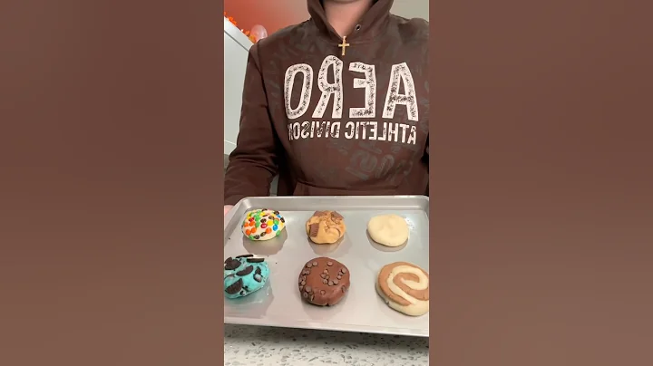 Surprising my little sister with homemade crumbl cookies!!! 🍪