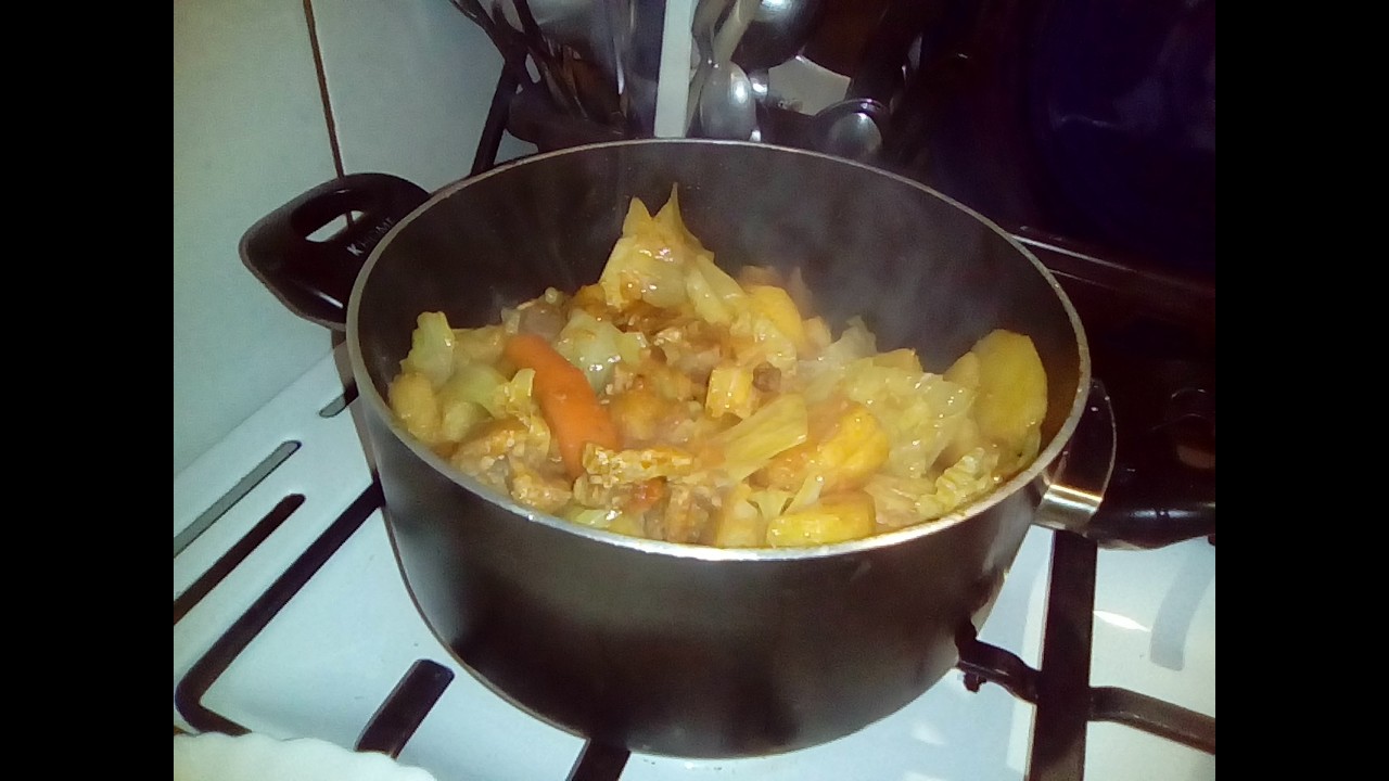 POSNA VEČERA.PRSTI SE LIŽU, JEDE SE VRUĆE