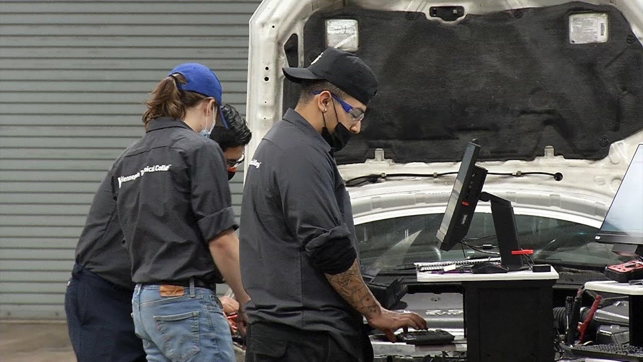 Hennepin Tech Live: Video Tours of Classes Give A Peek of Life on Campus