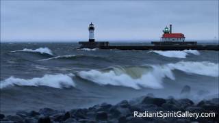 Lake Superior&#39;s Christmas Waves - Canal Park, Duluth, MN