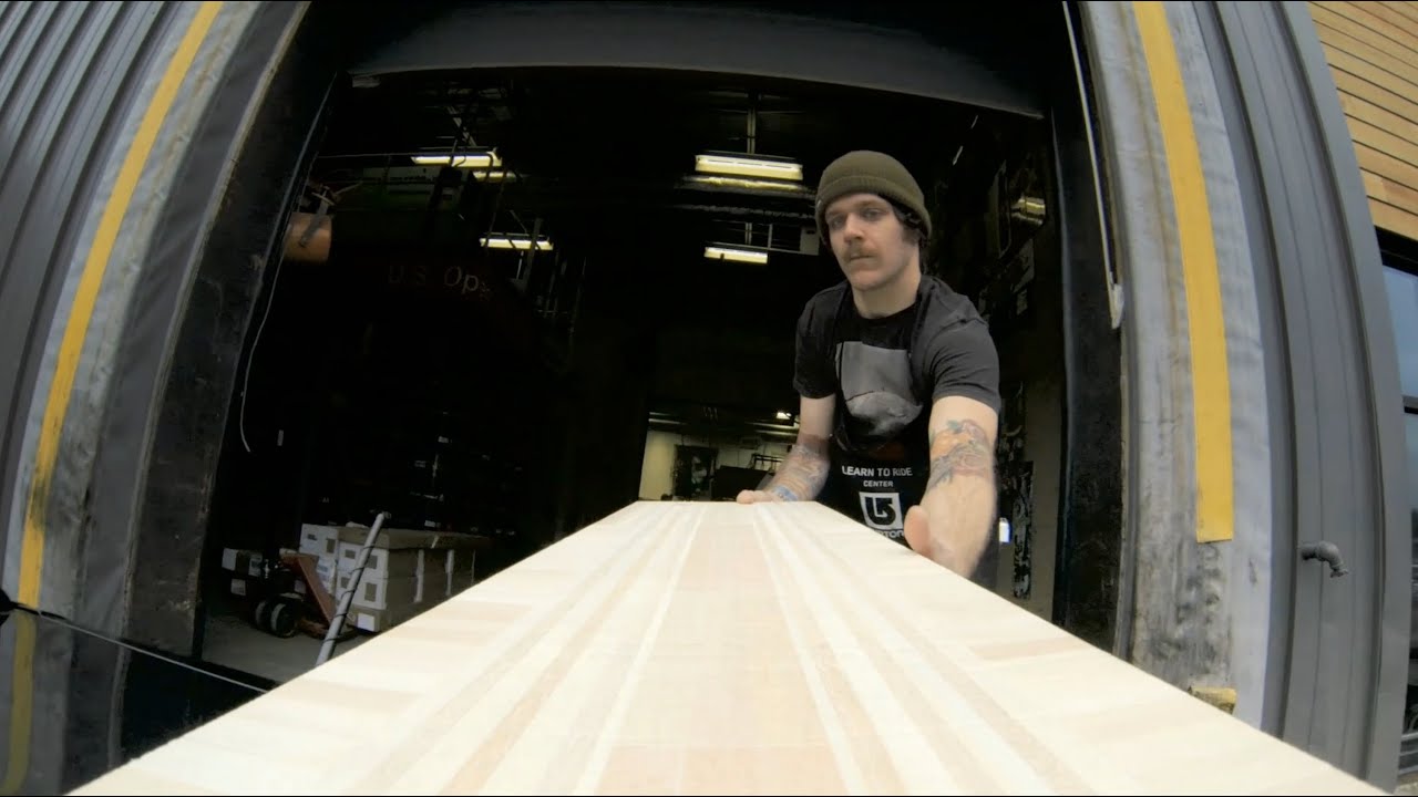 Video till Från träd till färdig snowboard